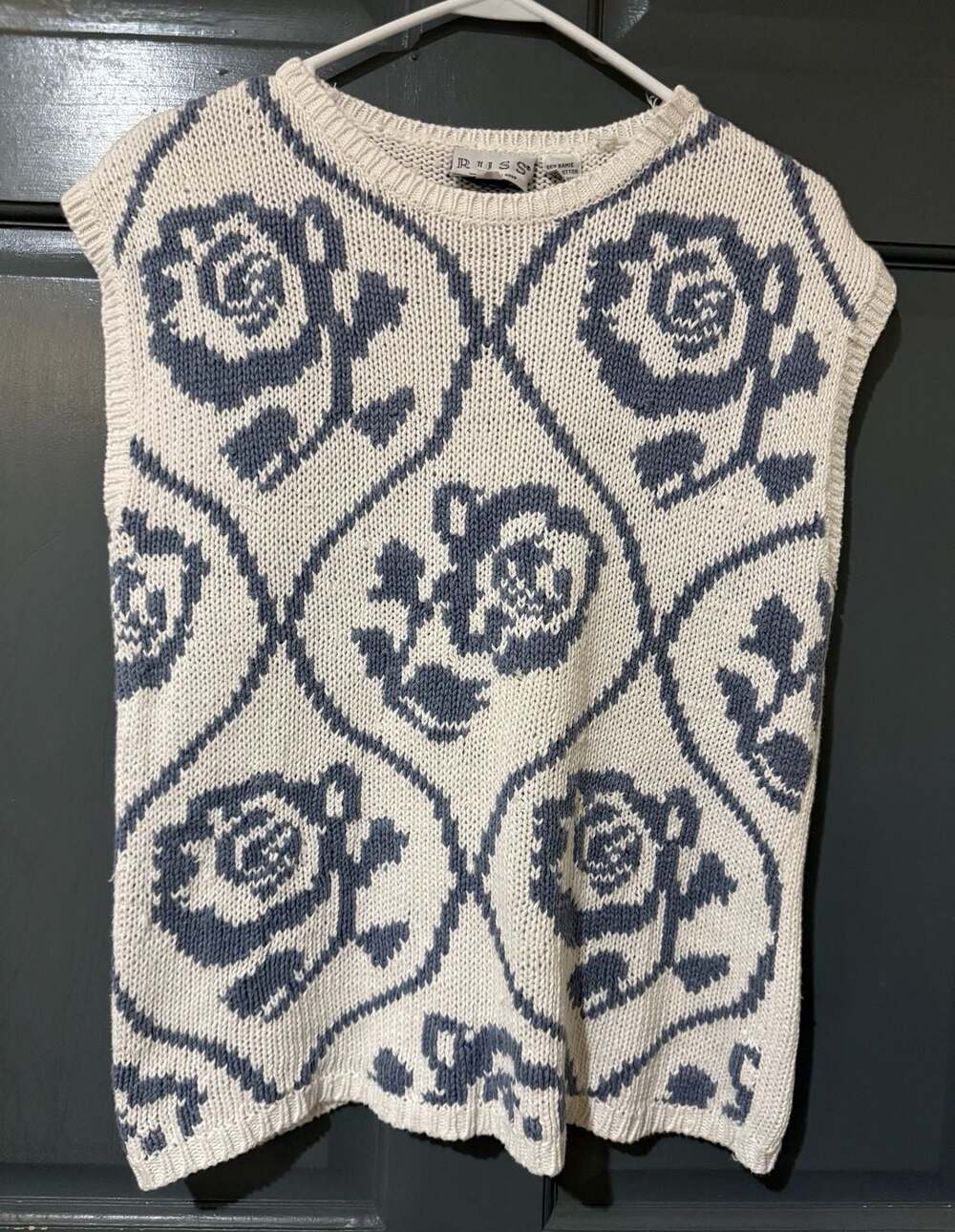 Vintage RUSS Rose Intarsia Knit Vest Grandmacore Size Small